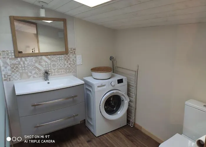 Les Cardoux Apartment *